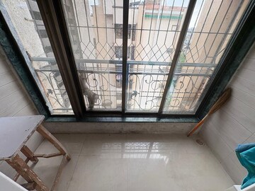 Room in 2 BHK Apartment at DB Orchid Ozone, Dahisar East – for Rent