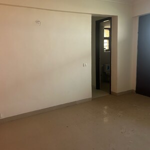 Room in 3.5 BHK Apartment at Maxheights, Kundli – for Sale