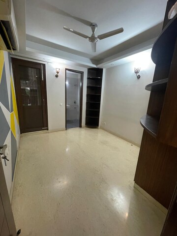 Room in 3 BHK Builder Floor at Chittaranjan Park – for Rent