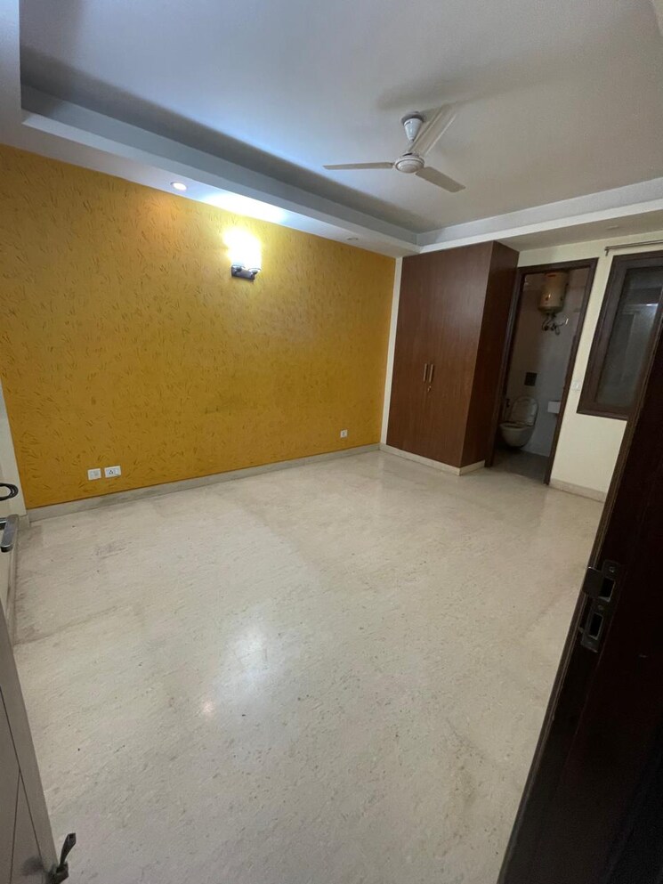 Room, chittaranjan park 3 Bedroom 1000 Sq.Ft. Builder Floor In Chittaranjan Park Delhi 8775334