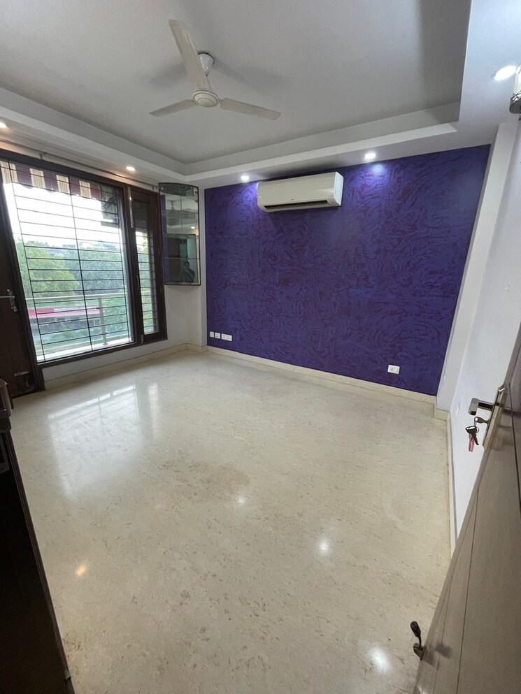 Room, chittaranjan park 3 Bedroom 1000 Sq.Ft. Builder Floor In Chittaranjan Park Delhi 8775334