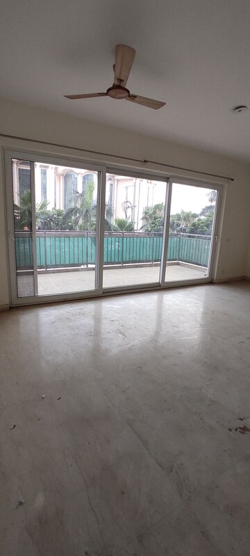 Room in 4 BHK Apartment at Puri Aanandvilas, Sector 81 – for Rent