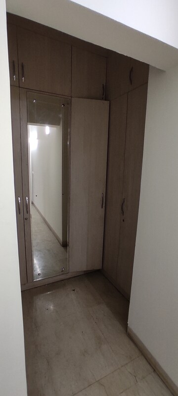 Furnished Amenities in 4 BHK Apartment at Puri Aanandvilas, Sector 81 – for Rent