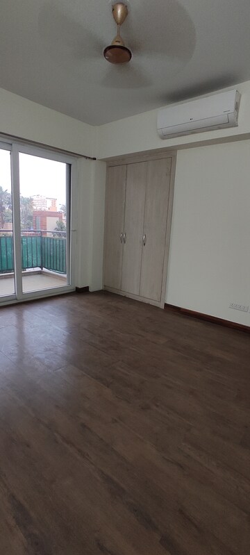 Furnished Amenities in 4 BHK Apartment at Puri Aanandvilas, Sector 81 – for Rent