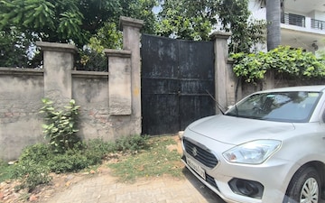 Plot For Sale in Sector 10