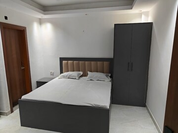 Bedroom in 1 RK Builder Floor at Ansal Sushant Lok I, Sector 43 – for Rent