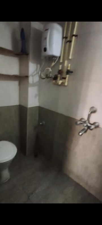 Attached Bathroom in 2 BHK Apartment at Crystal Tower, Parel – for Rent