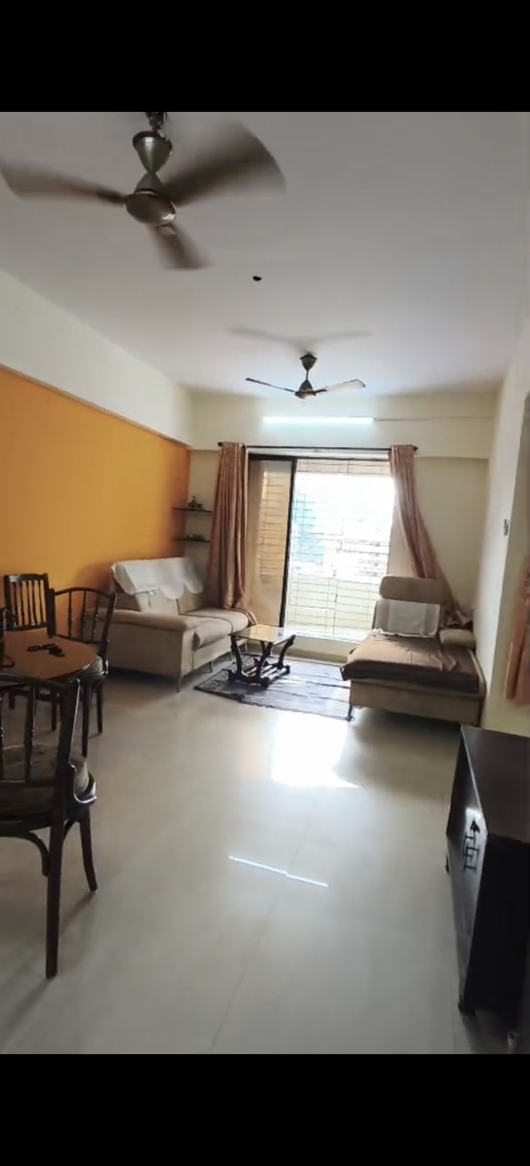 2 BHK Apartment For Rent in Crystal Tower