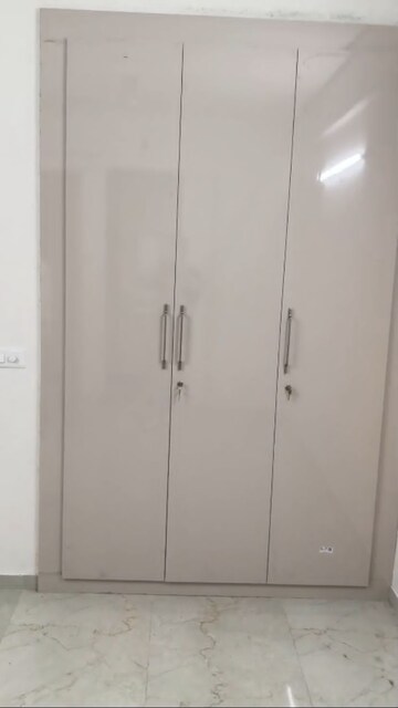 Furnished Amenities in 3 BHK Apartment at Smart World Gems, Sector 89 – for Rent