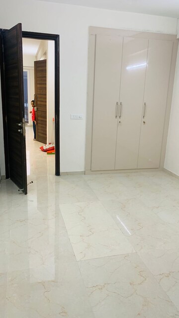 Room in 3 BHK Apartment at Smart World Gems, Sector 89 – for Rent