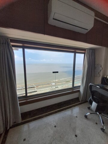 Bedroom in 3 BHK Apartment at Samudra Mahal, Worli – for Rent