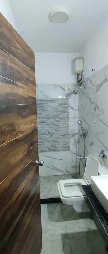 Bathroom in 1 BHK Apartment at Sheth Vasant Oasis, Andheri East – for Rent