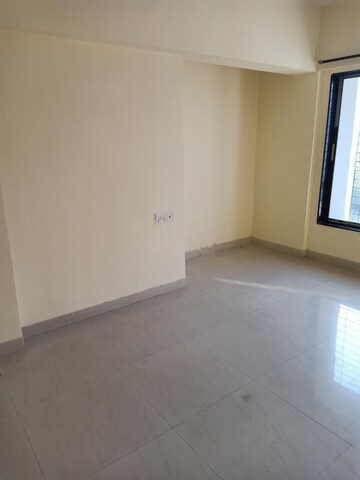Room in 2 BHK Apartment at Raymond Ten X Habitat, Pokhran Road No Two – for Rent