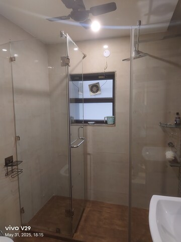 Bathroom in 4 BHK Apartment at Unitech South City 1, South City 1 – for Rent