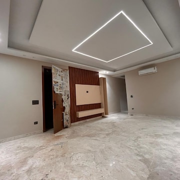 Room in 4 BHK Builder Floor at Vasant Kunj – for Sale
