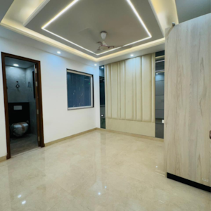 Room in 4 BHK Builder Floor at Ansal API Esencia, Sector 67 – for Sale