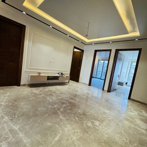 Room in 4 BHK Builder Floor at SS Mayfield Gardens, Mayfield Garden – for Sale