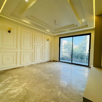 Room in 4 BHK Builder Floor at SS Mayfield Gardens, Mayfield Garden – for Sale