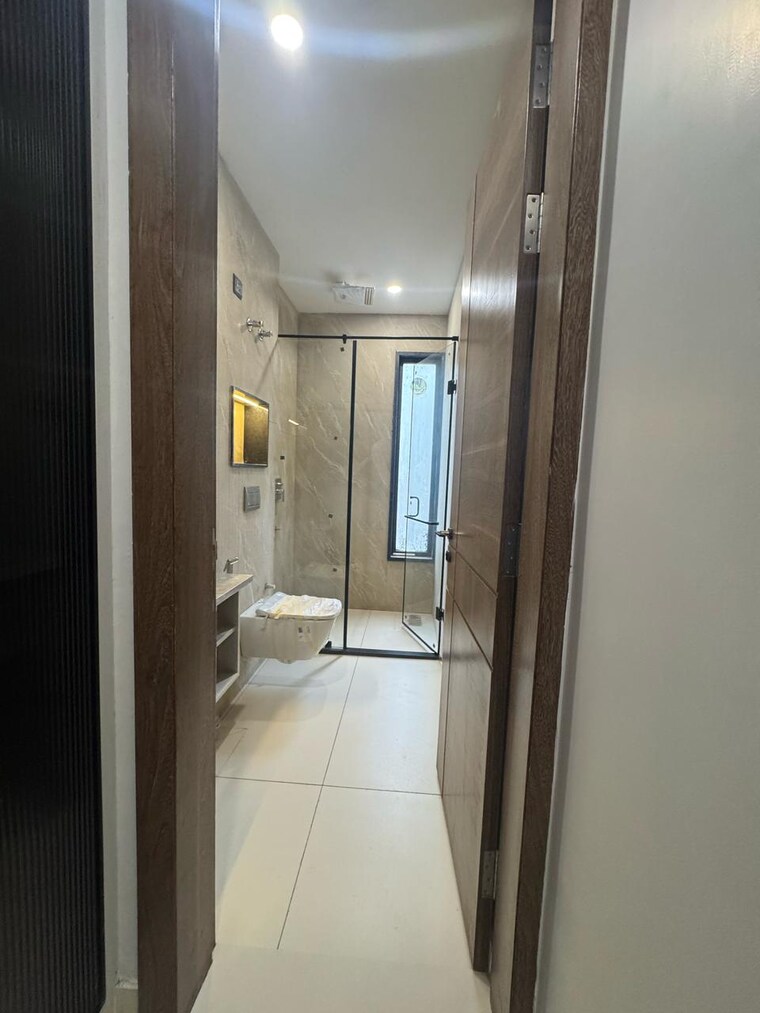Bathroom, ss-southend-floors 4 Bedroom 280 Sq.Ft. Builder Floor In South City 2 Gurgaon 8775474