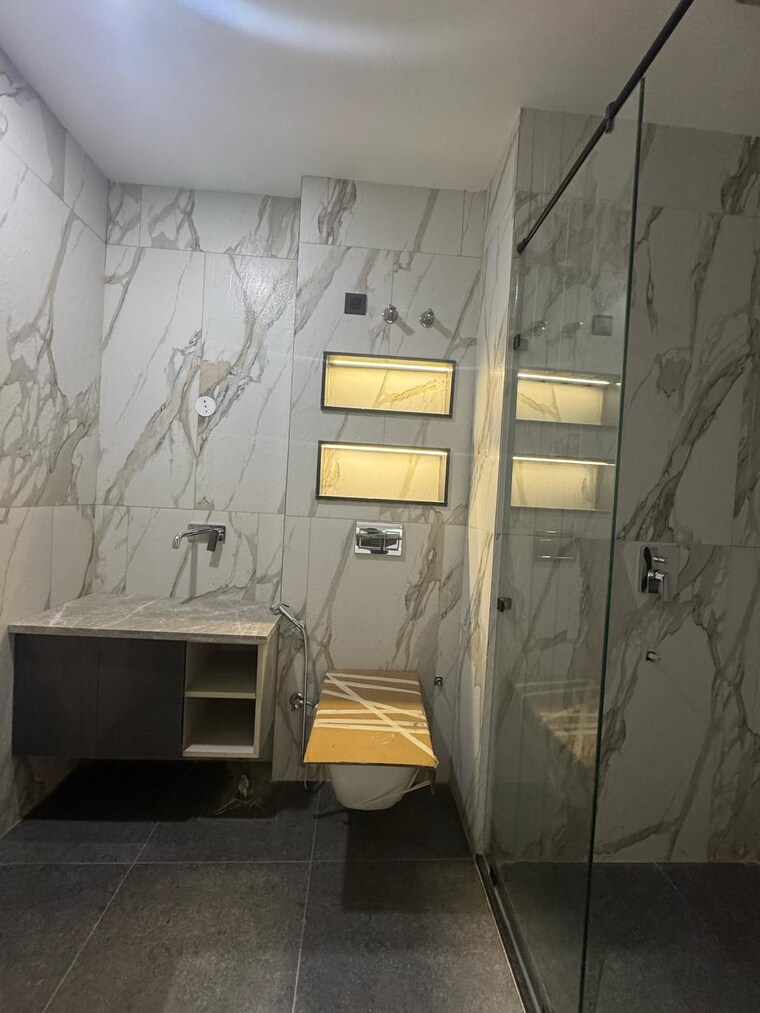 Bathroom, ss-southend-floors 4 Bedroom 280 Sq.Ft. Builder Floor In South City 2 Gurgaon 8775474