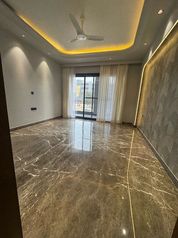 Building Lobby in 4 BHK Builder Floor at SS Southend Floors, South City 2 – for Sale
