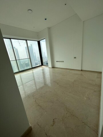 Room in 4 BHK Apartment at Rustomjee Crown, Prabhadevi – for Rent