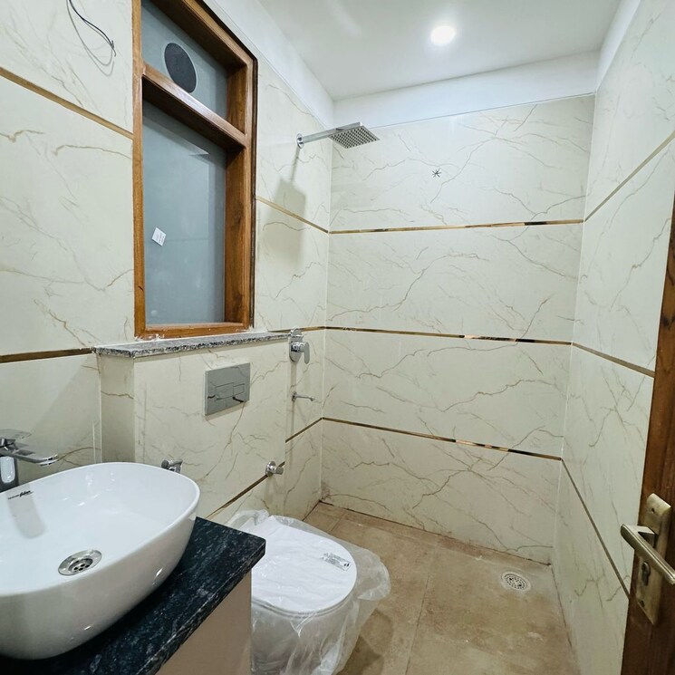 Bathroom, ss-mayfield-gardens 3 Bedroom 240 Sq.Yd. Builder Floor In Mayfield Garden Gurgaon 8775505