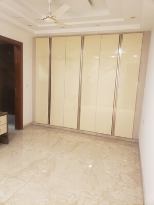 Room in 2 BHK Builder Floor at Janakpuri – for Sale