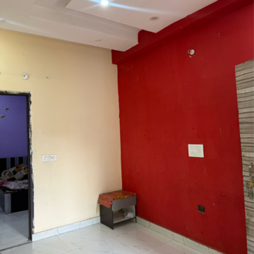 Furnished Amenities in 2.5 BHK Builder Floor at Sector 63a – for Rent