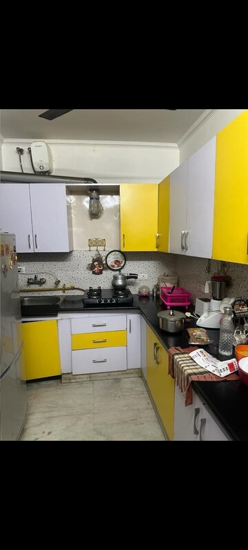 Master Bedroom in 3 BHK Builder Floor at Kailash Colony – for Rent