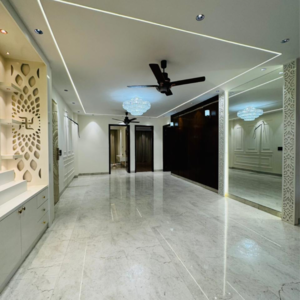 Building Lobby in 4 BHK Builder Floor at Ansal API Esencia, Sector 67 – for Sale