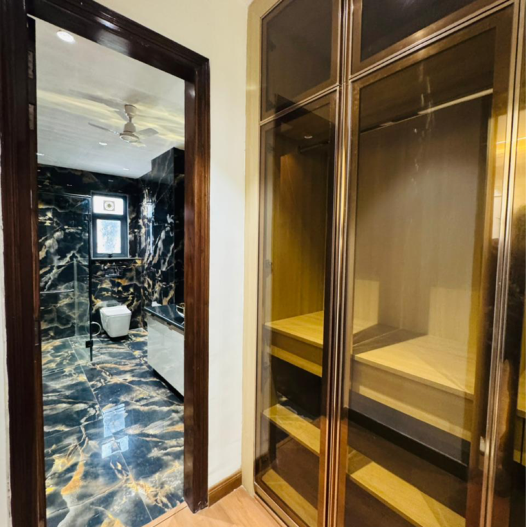 Bathroom, ansal-api-esencia 4 Bedroom 300 Sq.Yd. Builder Floor In Sector 67 Gurgaon 8775561