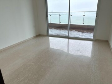 Room in 3 BHK Apartment at Lokhandwala Minerva Mahalaxmi, Mahalaxmi – for Rent