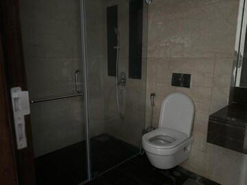 Bathroom in 3 BHK Apartment at Lokhandwala Minerva Mahalaxmi, Mahalaxmi – for Rent