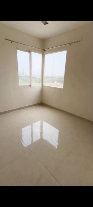 Room in 2 BHK Apartment at Signature Global Orchard Avenue, Sector 93 – for Sale