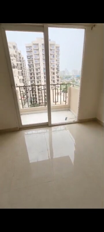 Room in 2 BHK Apartment at Signature Global Orchard Avenue, Sector 93 – for Sale