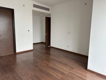 Room in 4 BHK Apartment at Bombay Realty Island City Center, Wadala – for Rent