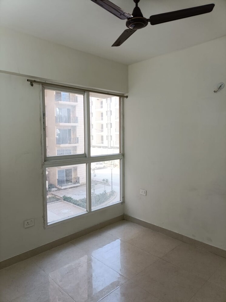 Room, signature-global-proxima 2 Bedroom 665 Sq.Ft. Apartment In Sector 89 Gurgaon 8775552