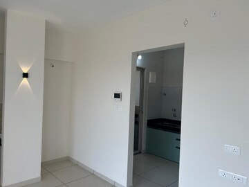 Room in 2 BHK Apartment at VJ YashOne Infinitee, Tathawade – for Rent