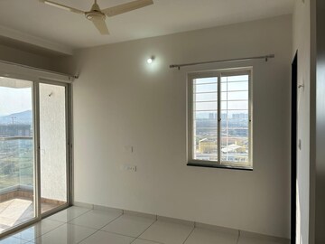 Room in 2 BHK Apartment at VJ YashOne Infinitee, Tathawade – for Rent