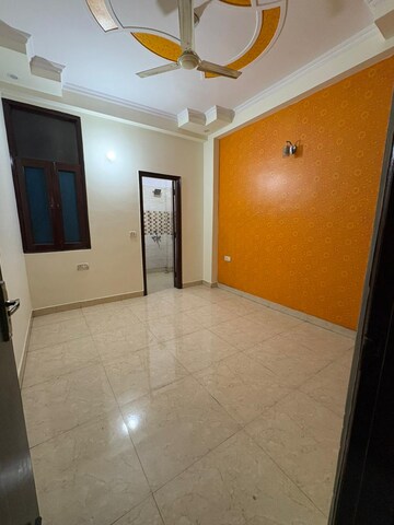 Room in 3 BHK Builder Floor at Gyan Khand ii – for Sale