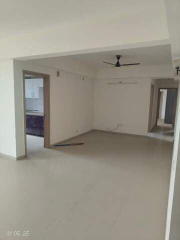 Room in 4 BHK Apartment at DLF New Town Heights III, Sector 91 – for Rent