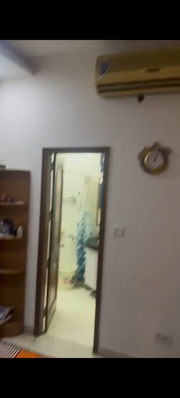 Furnished Amenities in 3 BHK Builder Floor at Greater Kailash – for Rent