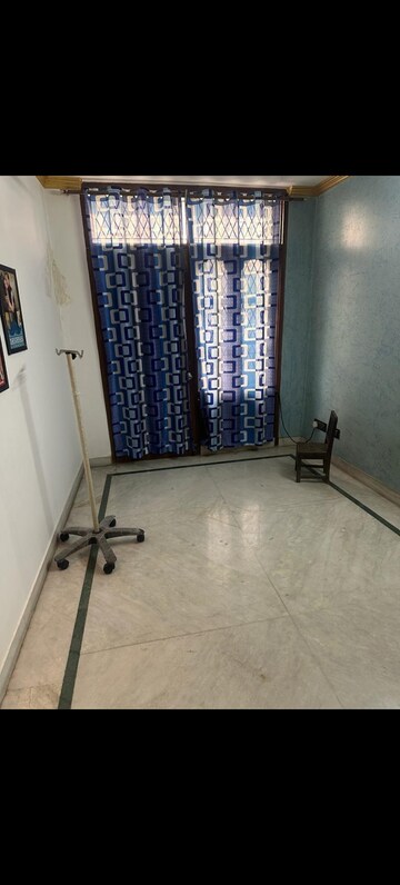 Room in 3 BHK Builder Floor at Greater Kailash – for Rent