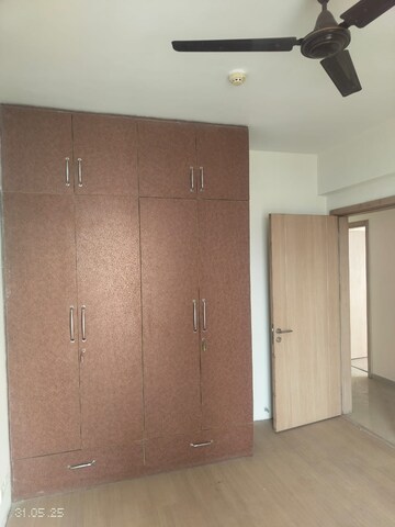 Room in 4 BHK Apartment at DLF New Town Heights III, Sector 91 – for Rent
