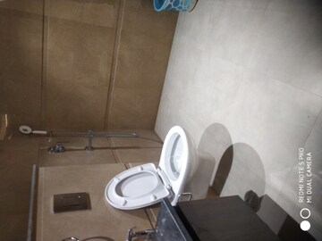 Bathroom in 1.5 BHK Builder Floor at Eros Rosewood City, Sector 49 – for Rent