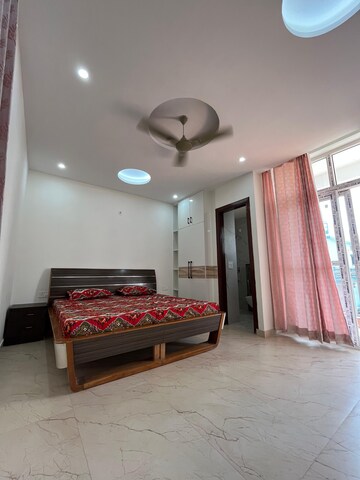 Bedroom in 3 BHK Builder Floor at Pathribagh – for Sale