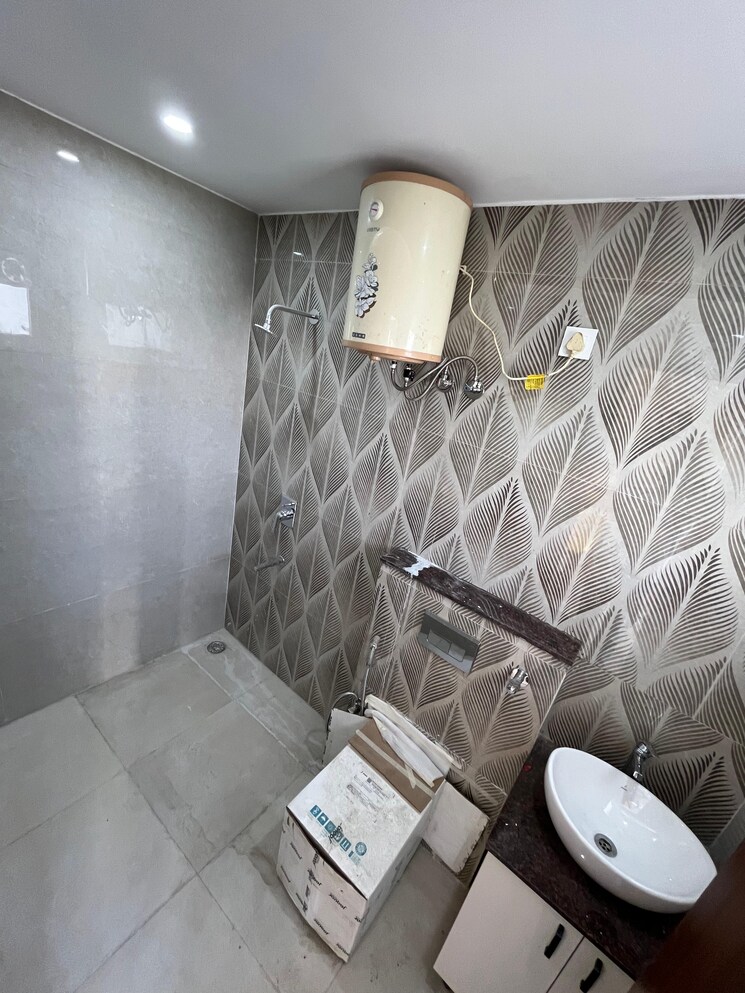 Bathroom, pathribagh 3 Bedroom 2020 Sq.Ft. Builder Floor In Pathribagh Dehradun 8775798