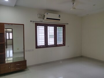 Room in 3 BHK Apartment at SV Mansion Banjara Hills, Banjara Hills – for Rent