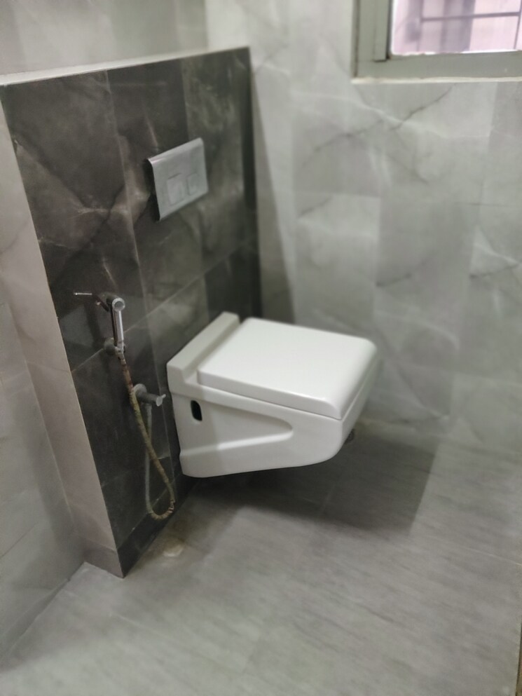 Attached Bathroom, sv-mansion-banjara-hills 3 Bedroom 2500 Sq.Ft. Apartment In Banjara Hills Hyderabad 8775912